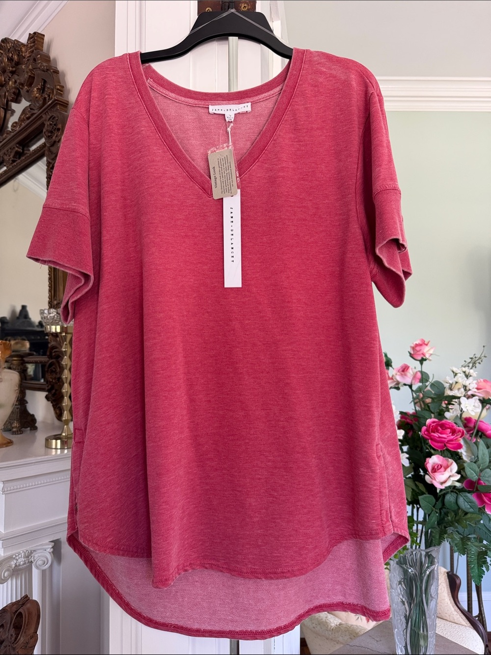 Jane Delancey Raspberry V-Neck Short Sleeve Shirt, size 1X NWT